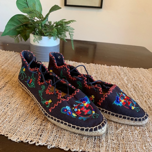 Tory Burch Shoes - Tory Burch Sonoma Embroidered Ghillie Flat